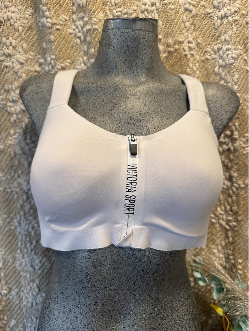 Victoria Sport Incredible Knockout Ultra Max Sports Bra 34DD White Front Zip